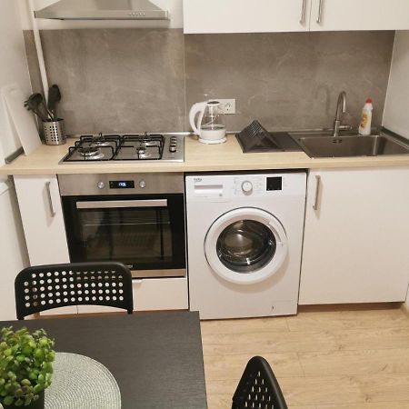 Modern Studio Debreceno, Self-Check-In, Free Parking ไคลเพดา ภายนอก รูปภาพ